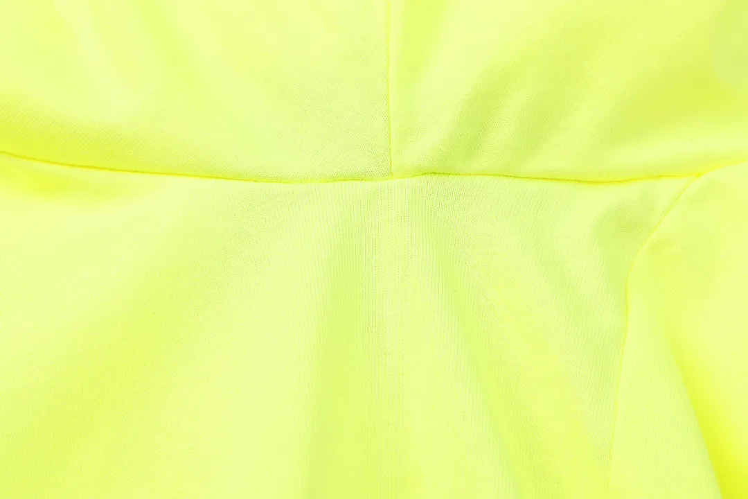 「 」